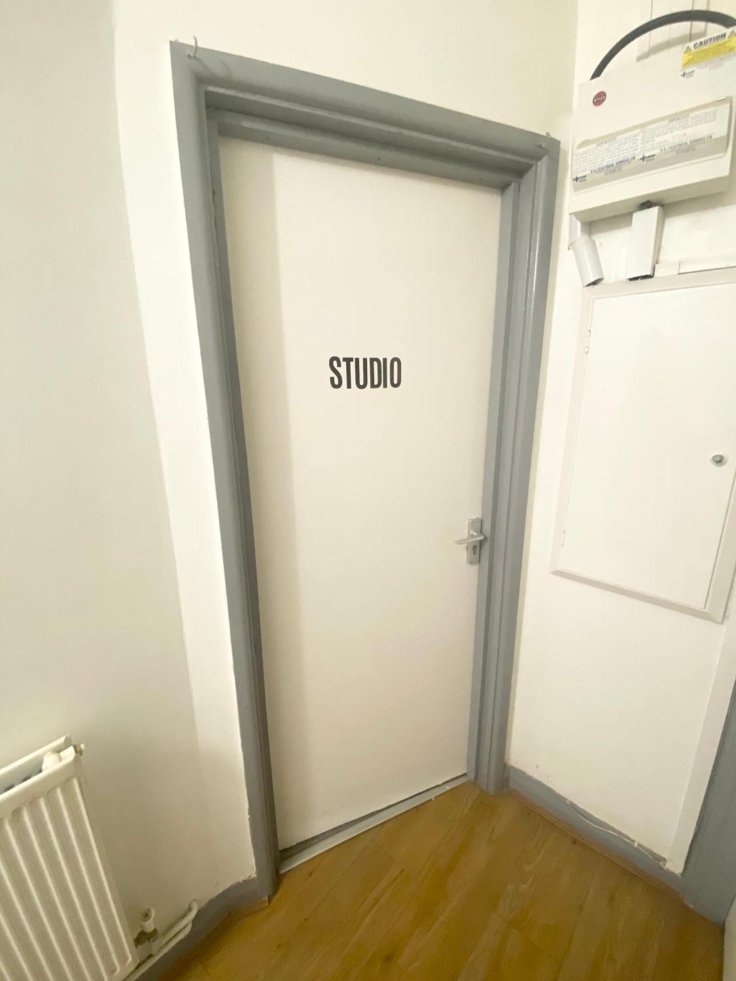 London Studio Chingford Exterior foto